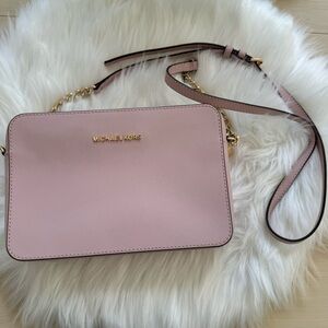 Like New Michael Kors MK Crossbody.